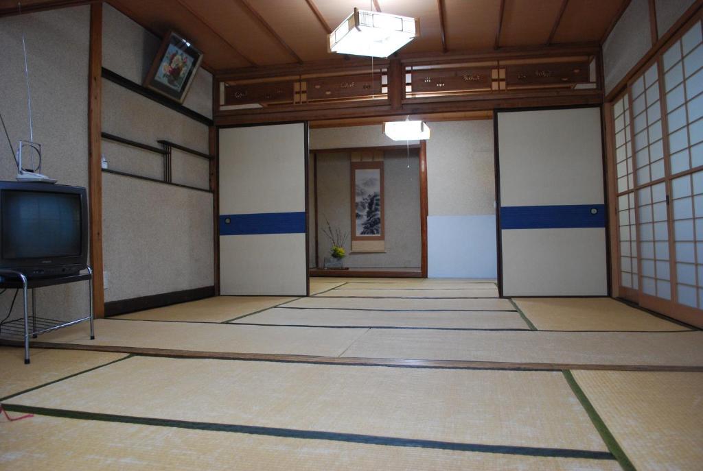 Chizuru Ryokan Hiroshima Exterior photo